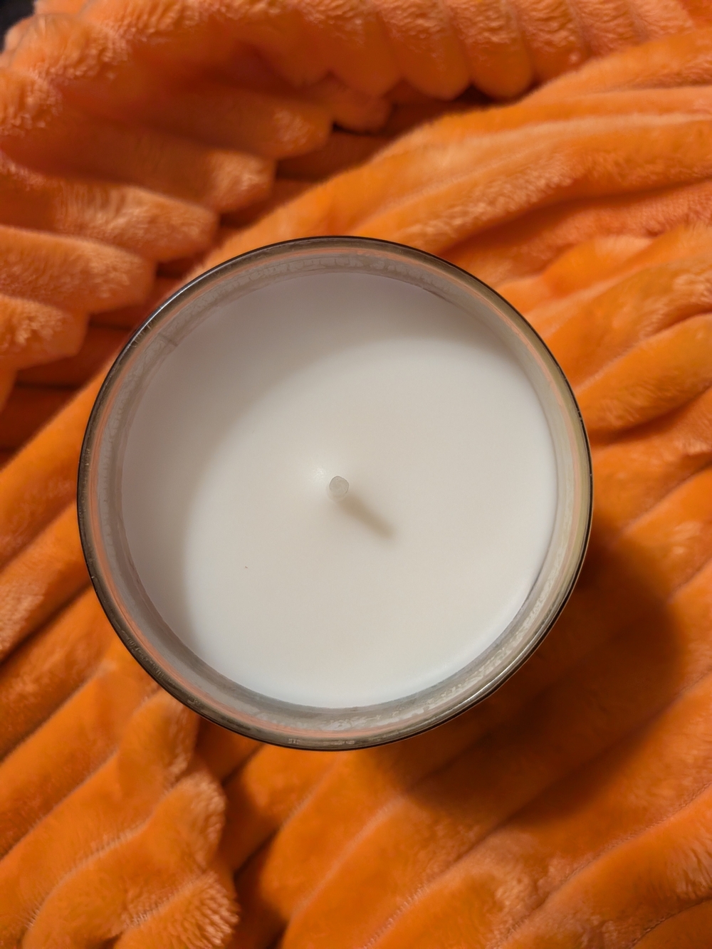 Bath & Body Waikiki Beach Coconut Candle - Picture 3 of 3